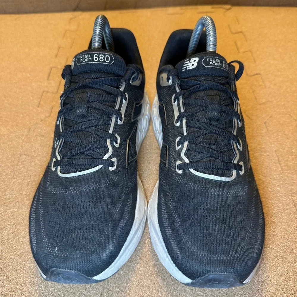 New Balance Fresh Foam 680v8 Womens Running Shoes Black White W680LK8 Size 8D